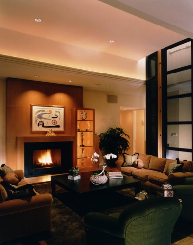 Living Room with fireplace and entry screen